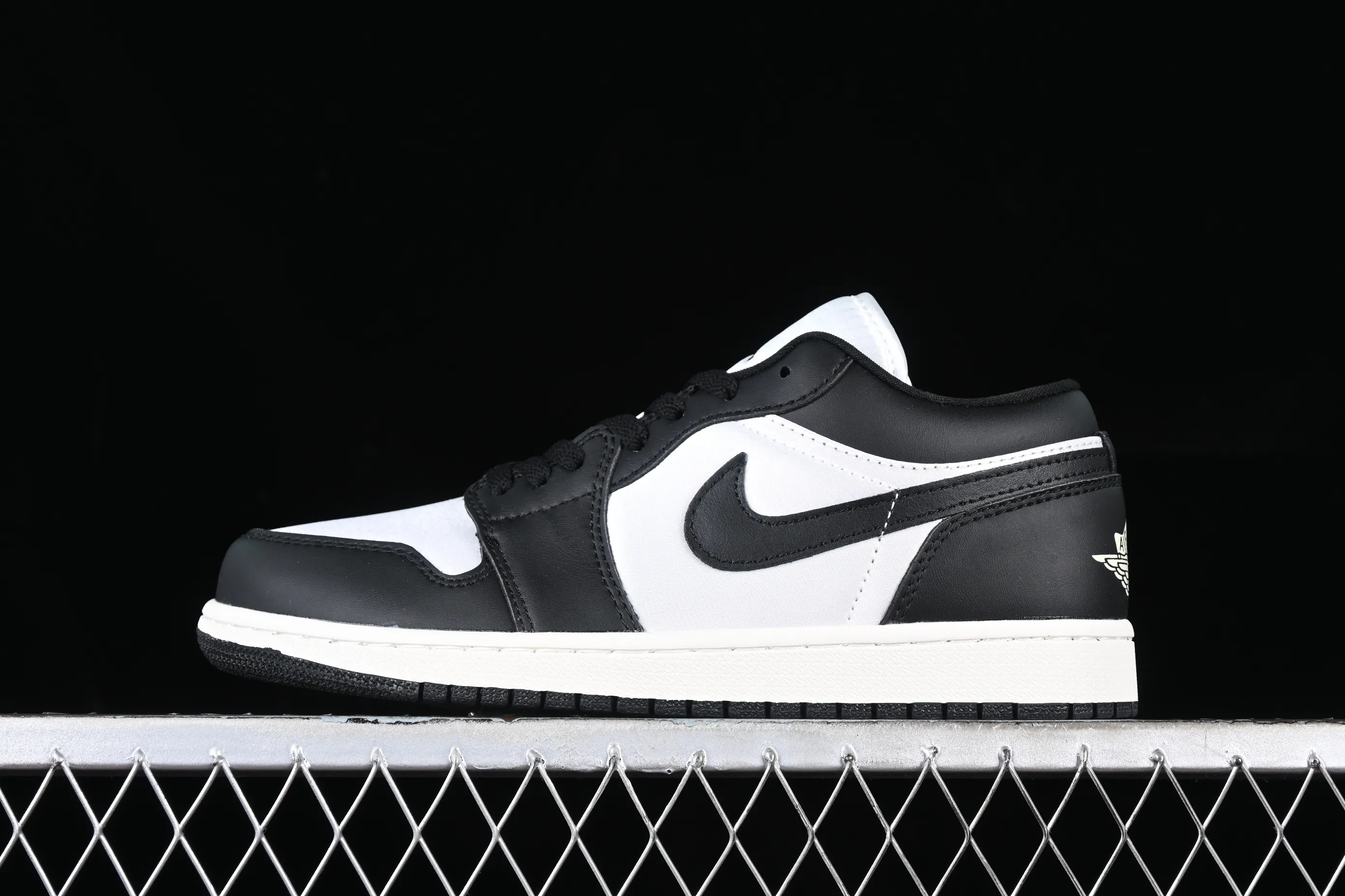 All categories Air Jordan Jordan series basketball shoes Air Jordan 1 Low Z version Air Jordan 1 Low "Vintage Panda" AJ1 Joe 1 silk black and white panda low-top basketball shoes FB9893-101